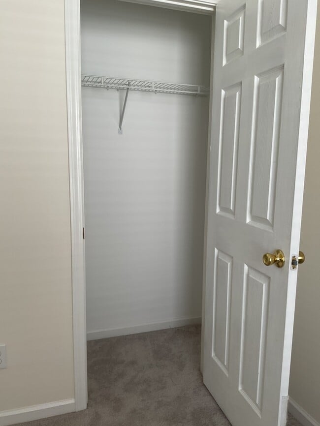 Building Photo - 3 bed, 2.5 bath in desirable Willowmere!