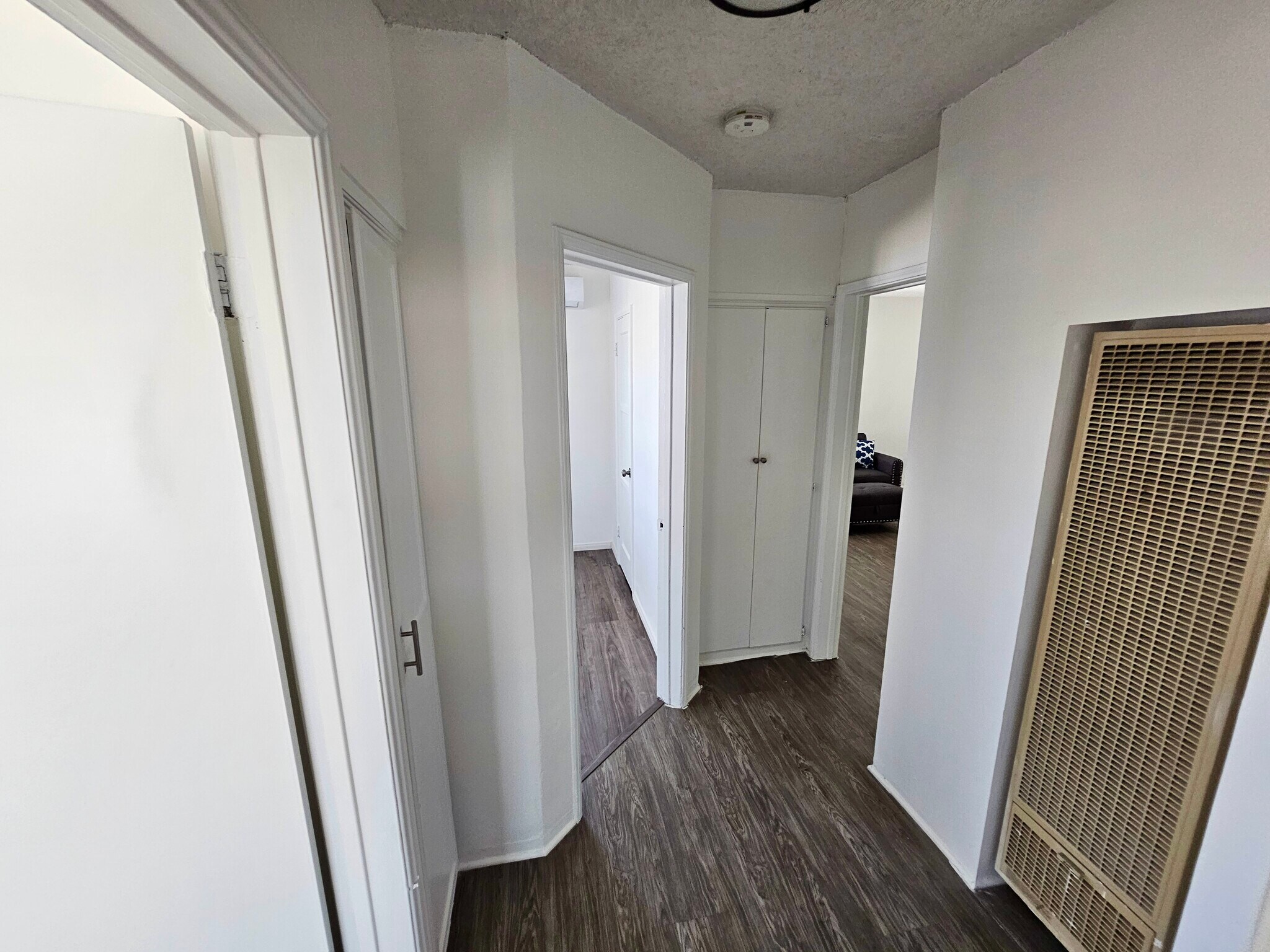 Building Photo - 1349 W 35th St