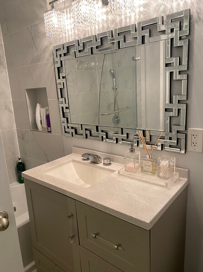 Building Photo - 15 Bower Rd