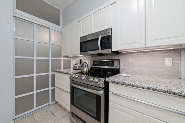 Building Photo - 2400 N Braeswood Blvd