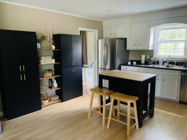 Building Photo - 4801 Kennedy St