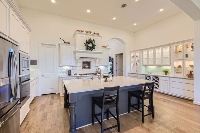 Building Photo - Available Now: Gorgeous 4 Bed/3.5 Bath wit...