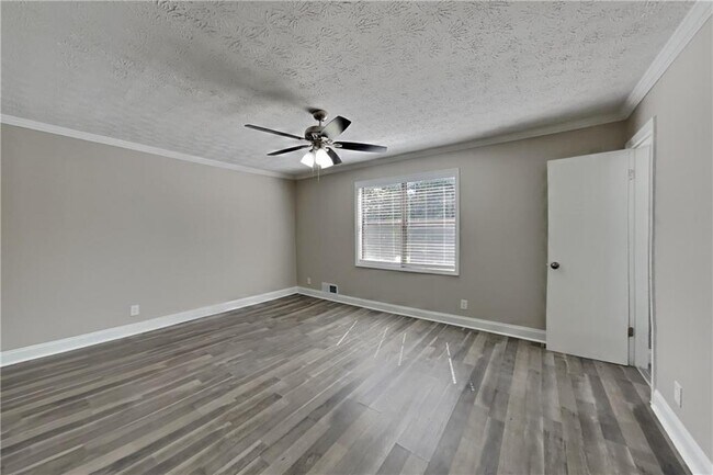 Building Photo - 702 Talemwood Ct SW