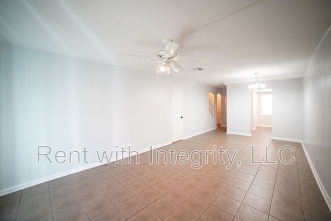 Building Photo - 2325 W Pensacola St