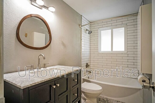 Building Photo - 7880 SW 69th Ave