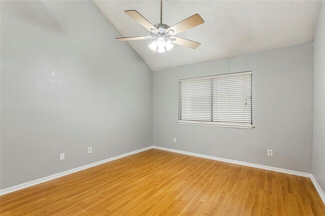Building Photo - 2425 Holly Hall St