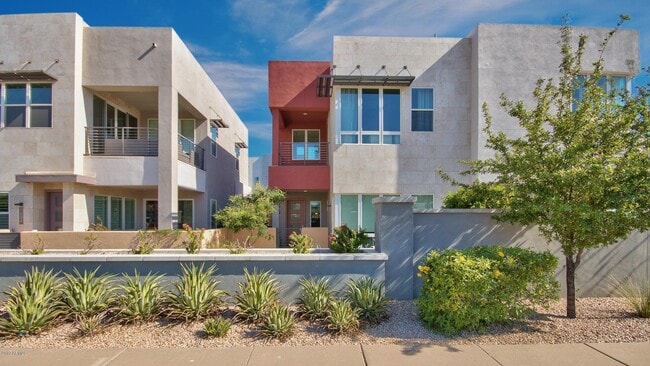 Building Photo - 9001 E San Victor Dr