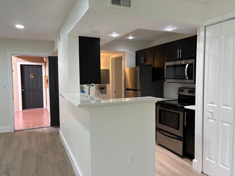 Building Photo - 15610 SW 105th Ln
