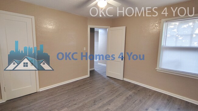 Building Photo - 3 Bedroom, 1 Block South of UCO