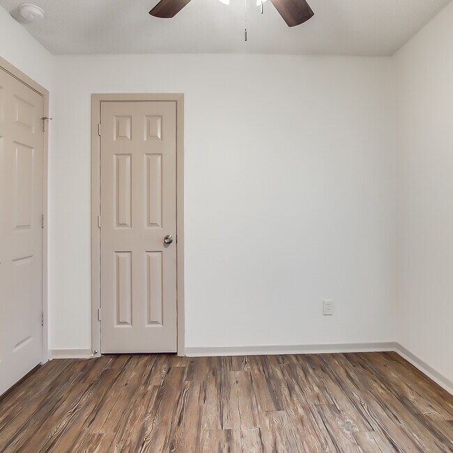 Building Photo - 3BR/1.0BA Single Family - Seagoville