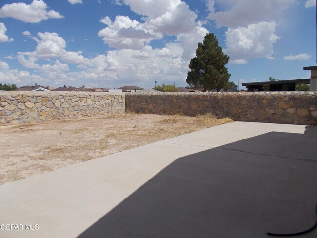 Building Photo - 749 Desert Sage Dr
