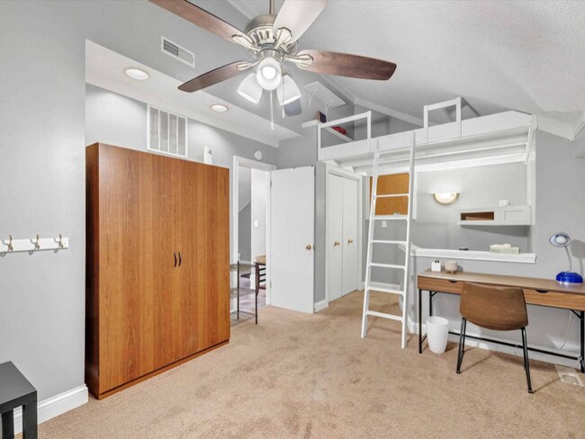 Building Photo - 4303 Loft Cove