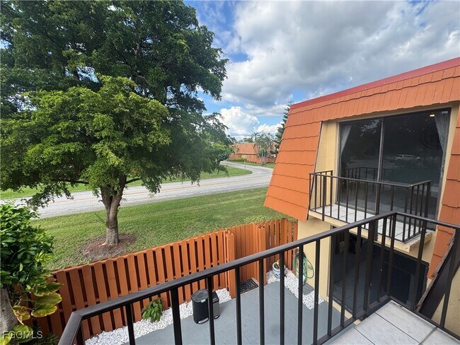 Building Photo - 1708 Park Meadows Dr