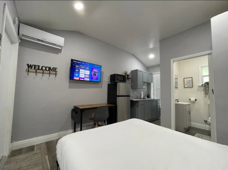 Building Photo - 1367 Riverland Rd