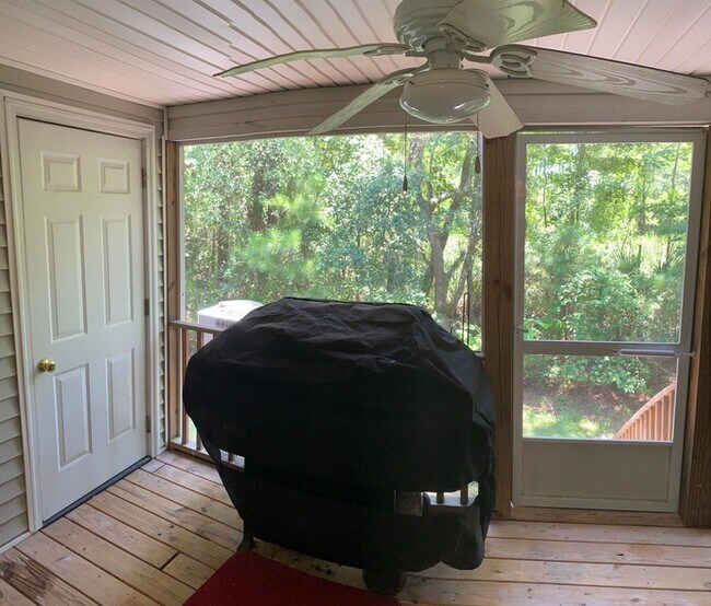 Building Photo - 466 Doane Way