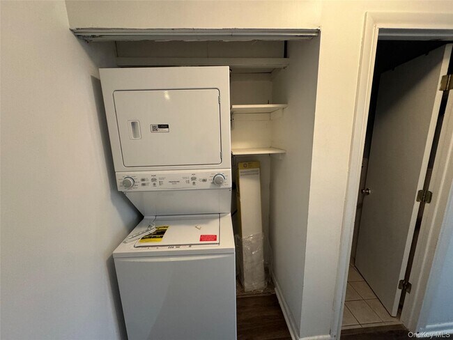 Building Photo - 33 Scarborough Ln