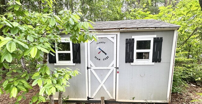 Building Photo - 3 Bedroom, 2 Bath w/ Immediate Availability in Walhalla