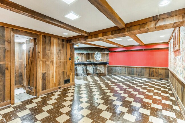 Building Photo - 5649 N Sprinkle Rd