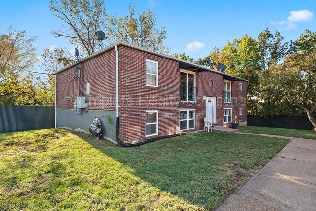 Building Photo - 334 Mt Everest Dr