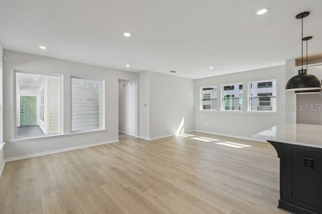 Building Photo - 3077 Voyager Ave