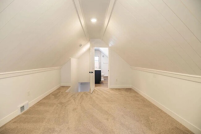 Building Photo - 2102 Morton Ave