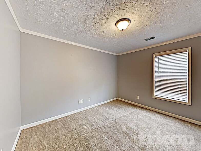 Building Photo - 726 Westbury Dr
