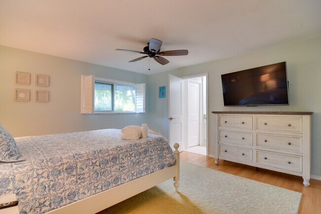 Building Photo - 301 N Tessier Dr