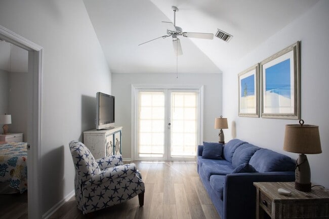 Primary Photo - Rare Summer-Fall Rental Opportunity in the...