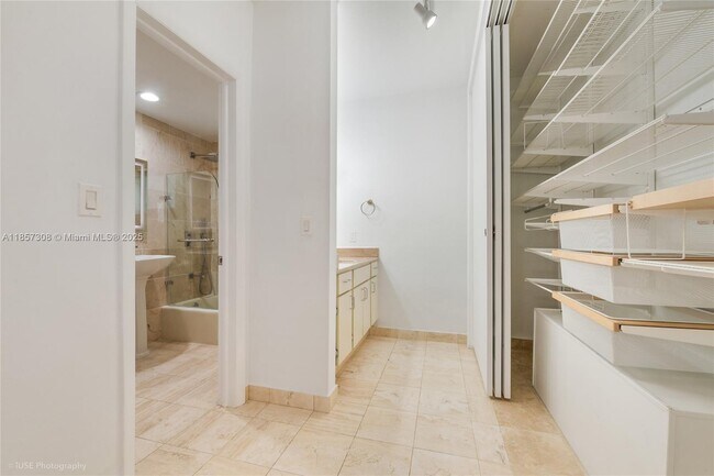 Building Photo - 4117 Alhambra Cir