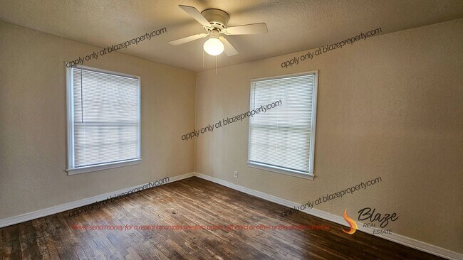 Building Photo - Southlawn 2 Bed 1 Bath home