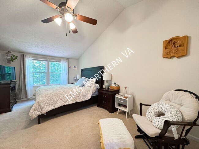 Building Photo - 3821 Jocelyn Dr