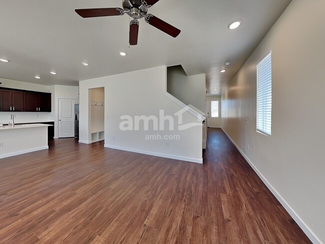 Building Photo - 1432 N Garnet Creek Ave