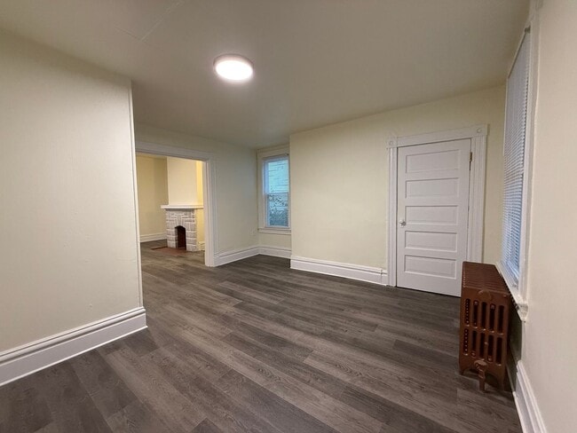 Building Photo - Now showing updated 4BR 1.5 bath house!