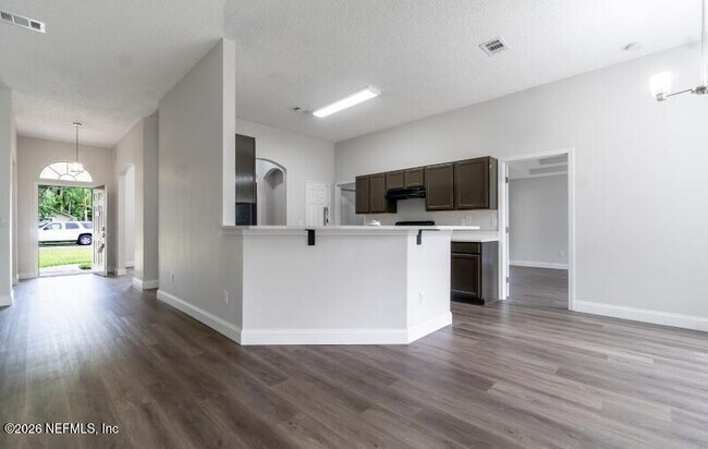 Building Photo - 557 Grand Parke Dr