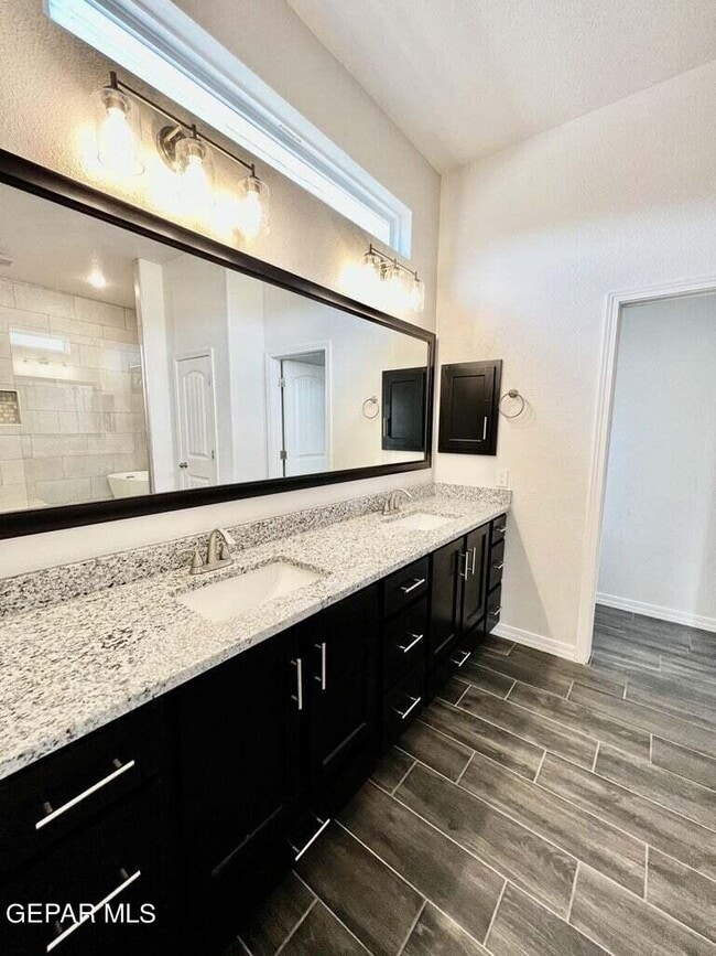 Building Photo - 13652 Glen Vista Ln