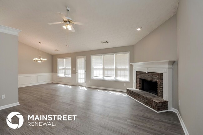 Building Photo - 645 Pebble Blvd