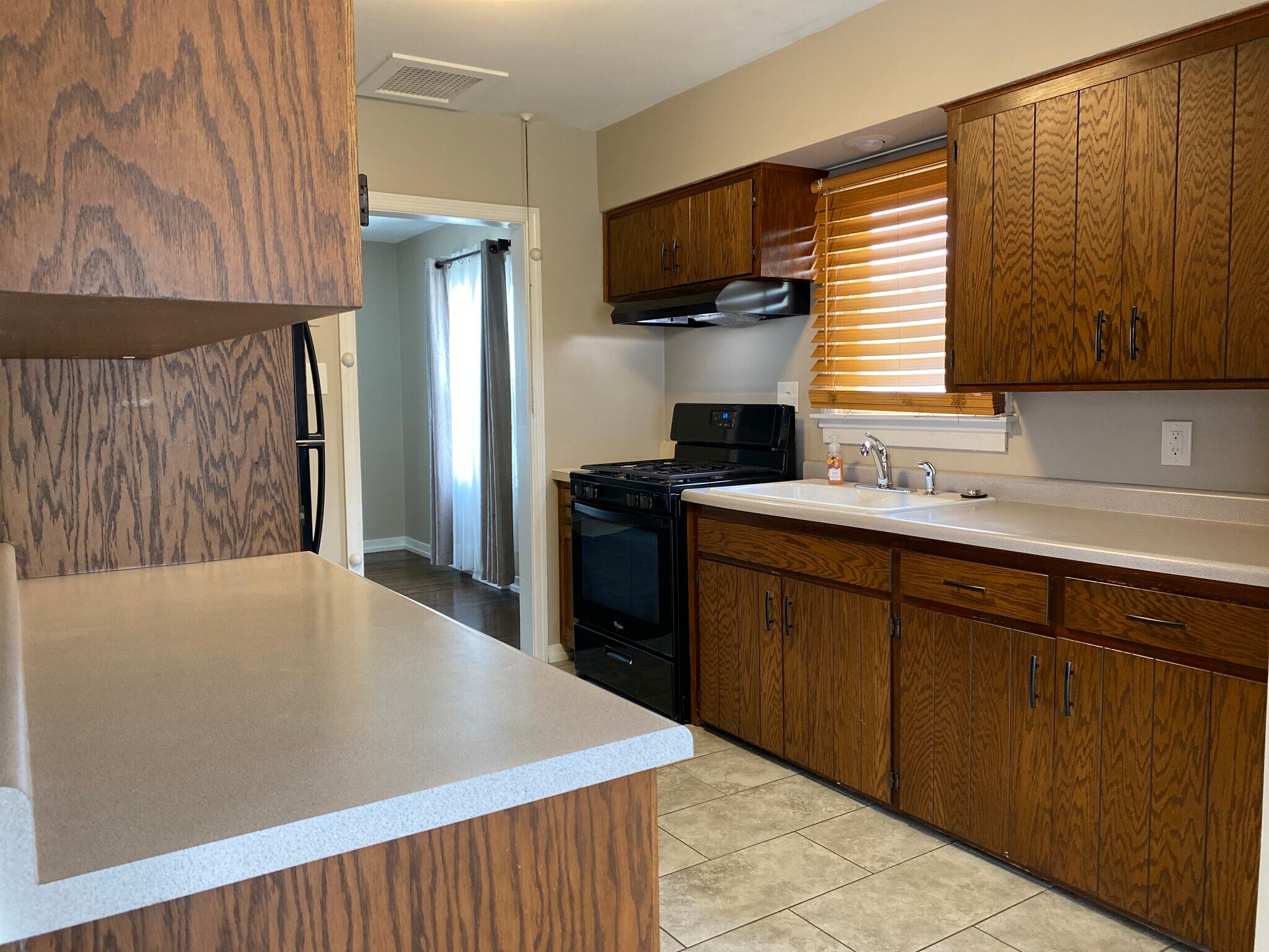 Kitchen - 6717 Huron Ave