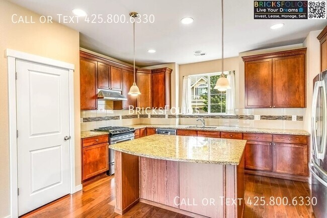 Building Photo - Serenity Meets Smart Living in Redmond Ridge