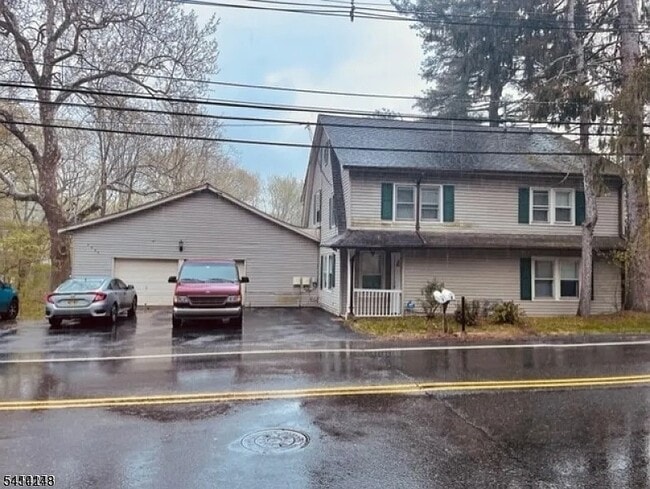 Building Photo - 1130 Sussex Turnpike