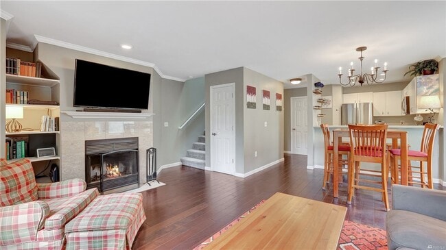 Building Photo - 2bd/2.5ba Kenmore Townhome