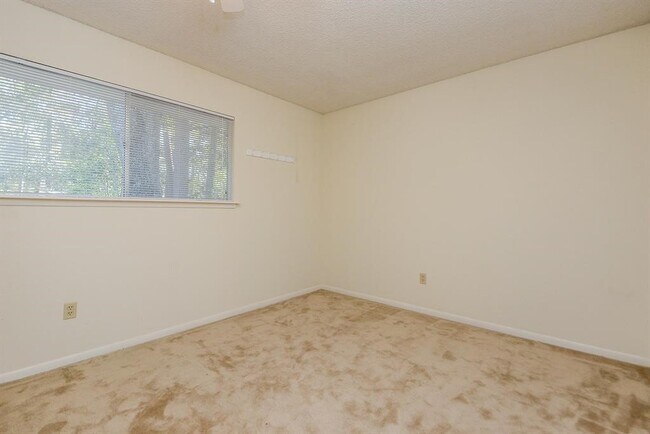 Building Photo - 5731 Old Lodge Dr