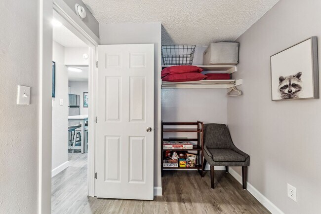Building Photo - 412 S. Main, unit 113