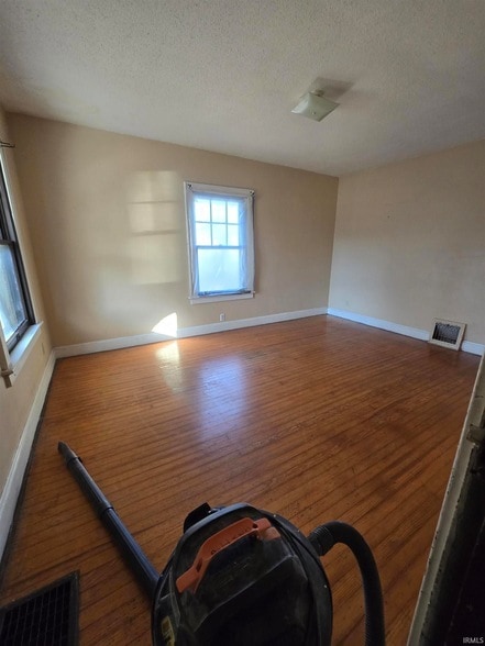 Building Photo - 216 S Grand Ave