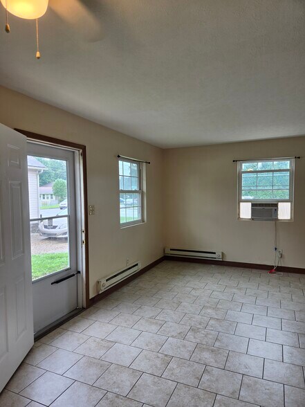 Building Photo - 2410 Bell St