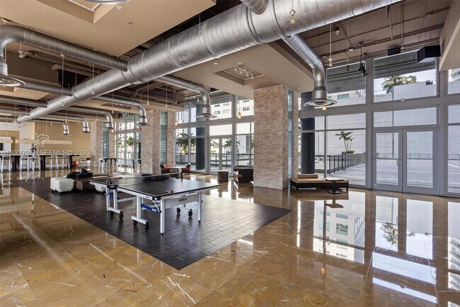 Building Photo - 690 SW 1st Ct