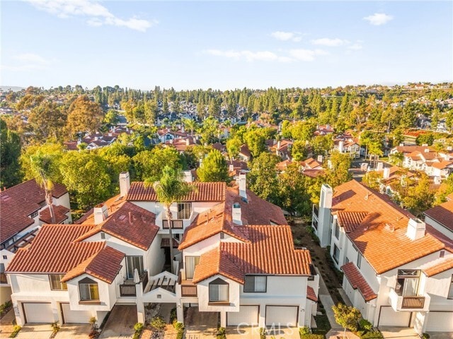 Building Photo - 15 Silver Glade Dr