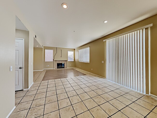 Building Photo - 16971 El Agua Dr