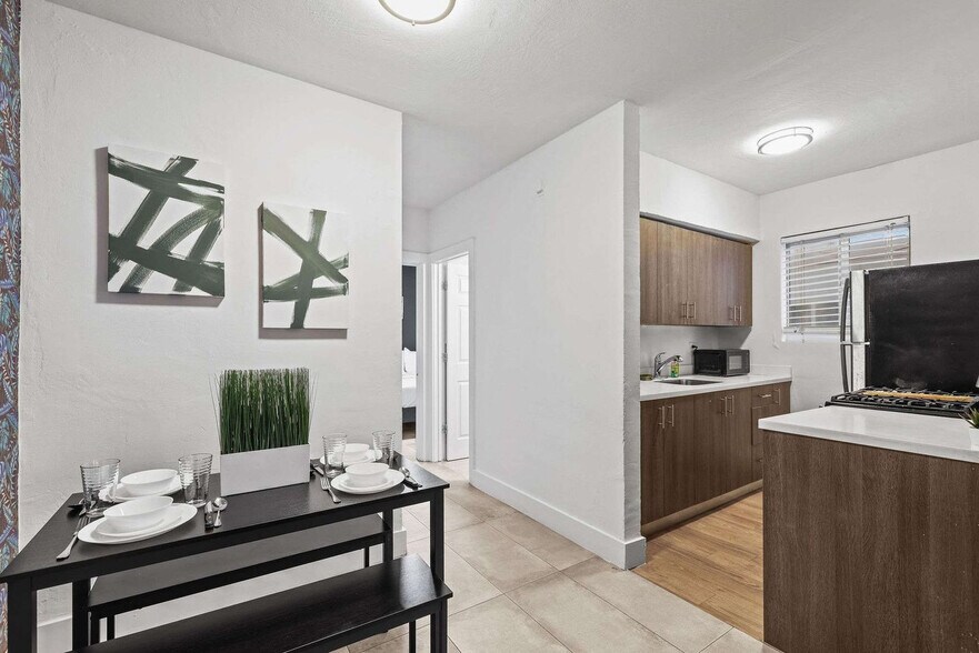 Building Photo - 7340 Harding Ave