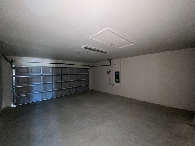 Building Photo - Desirable Marion Oaks Neighborhood 4/2/2 *WON'T LAST*