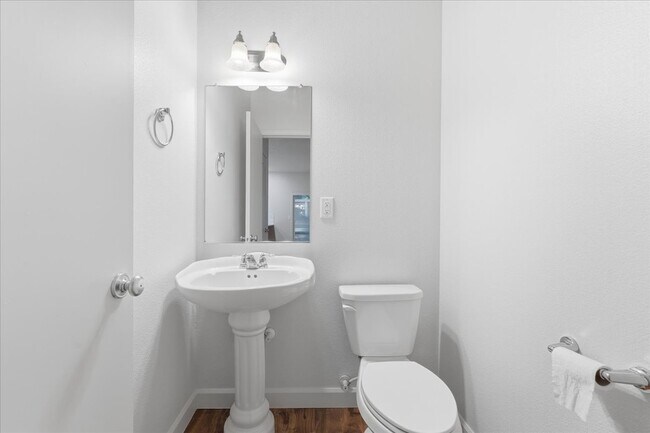 Building Photo - 12811 NE 49TH WAY